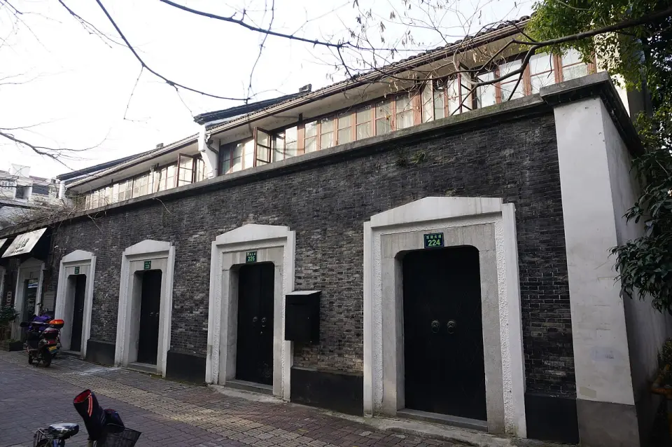 Buildings at 224–236 (Even Numbers), West Lake Avenue